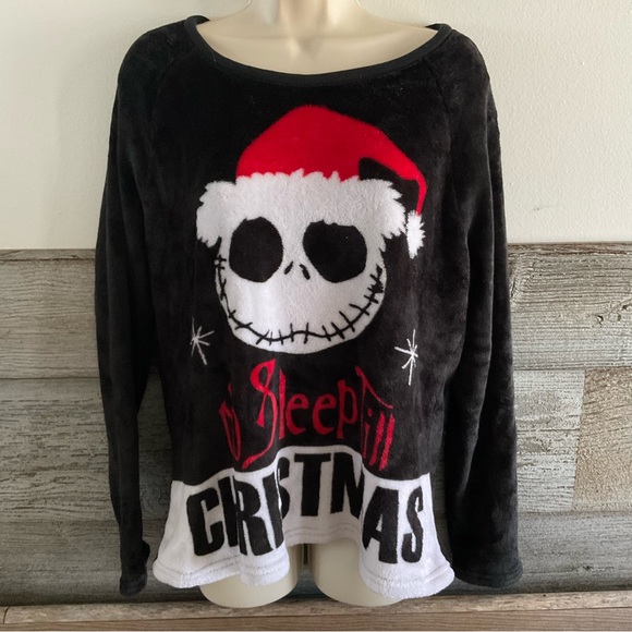 Disney’s Nightmare Before Christmas soft sleep top size large (12/14) - Picture 1 of 4